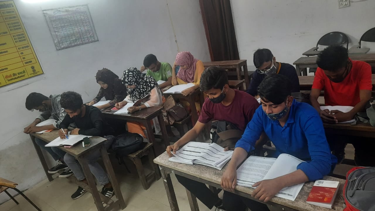 Seekho Aur Kamao training session